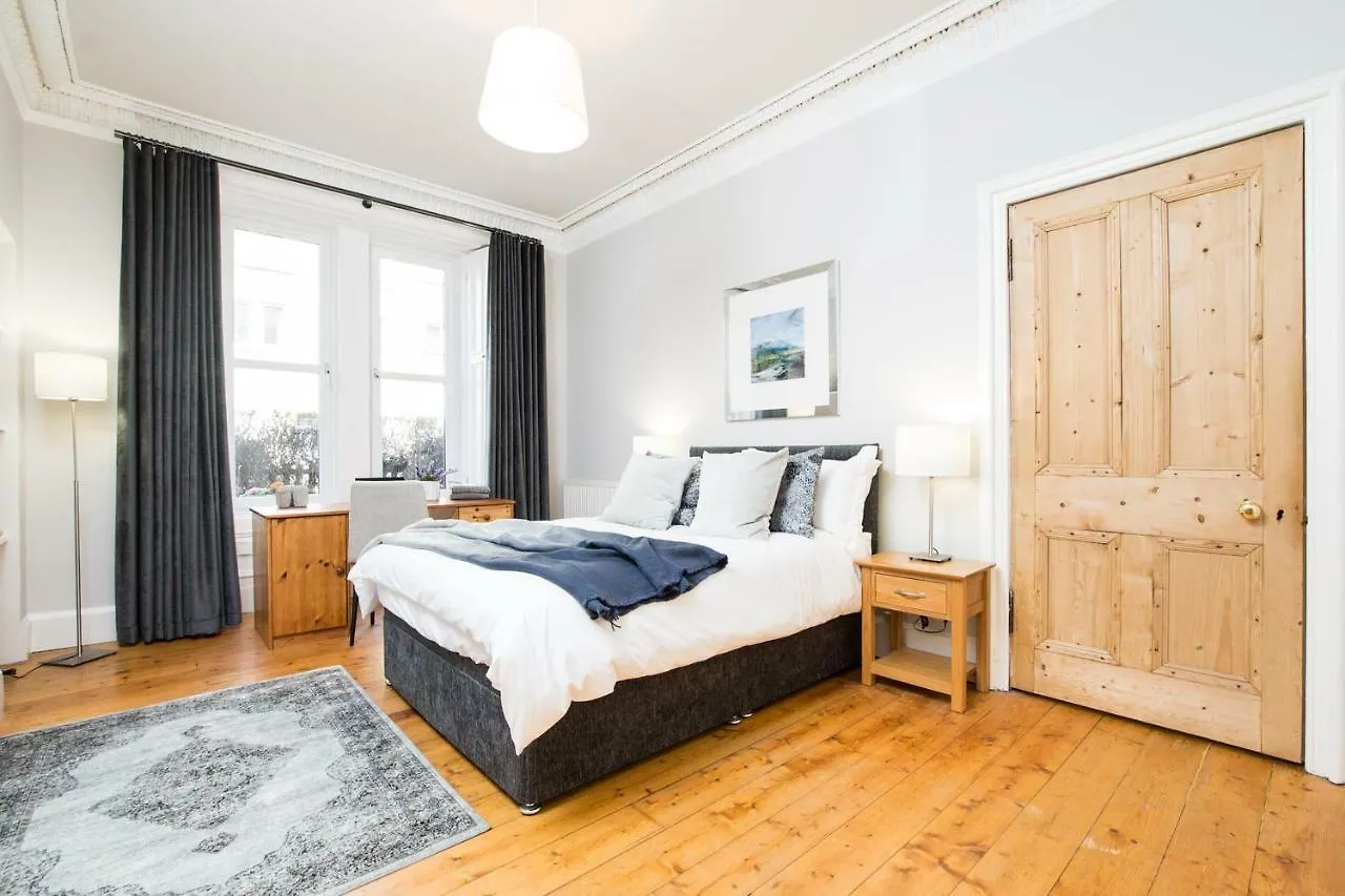 Apartment Beautiful, Traditional 2 Bedroom Main Door Flat Edinburgh United Kingdom