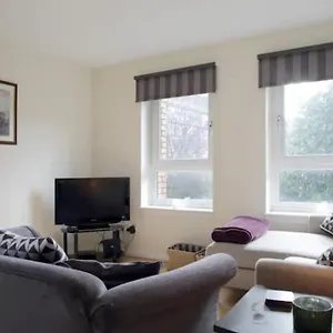 Pass The Keys Cosy And Bright 2 Beds Flat With - Free Parking Apartment