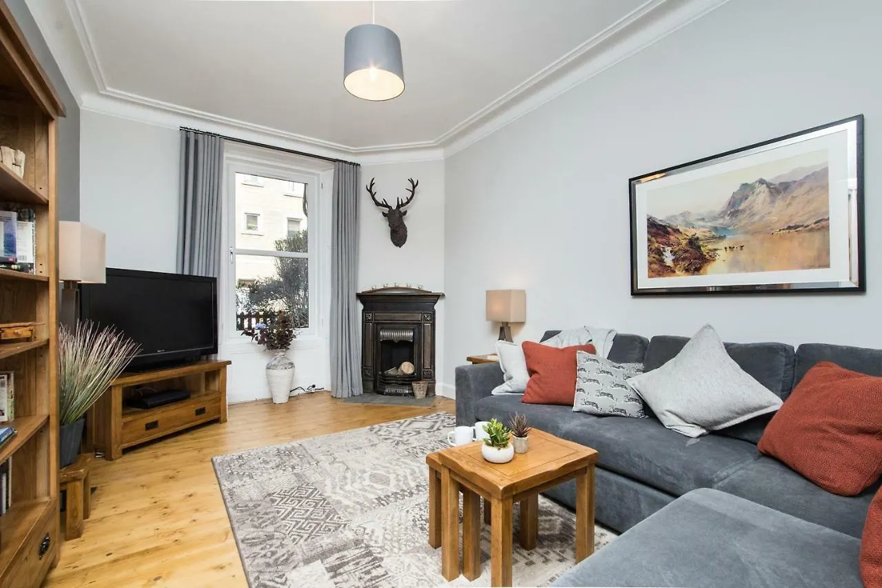 Beautiful, Traditional 2 Bedroom Main Door Flat Edinburgh United Kingdom